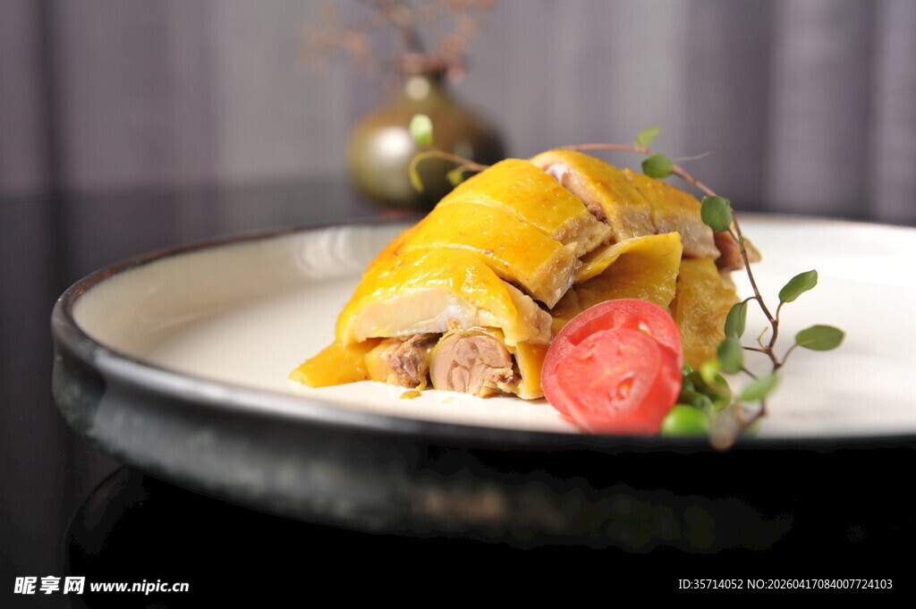 美味金黄鸡肉卷摆盘精致