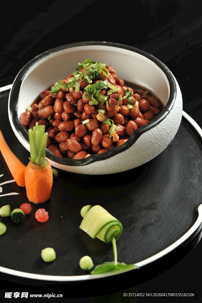 美味花生米摆盘精致