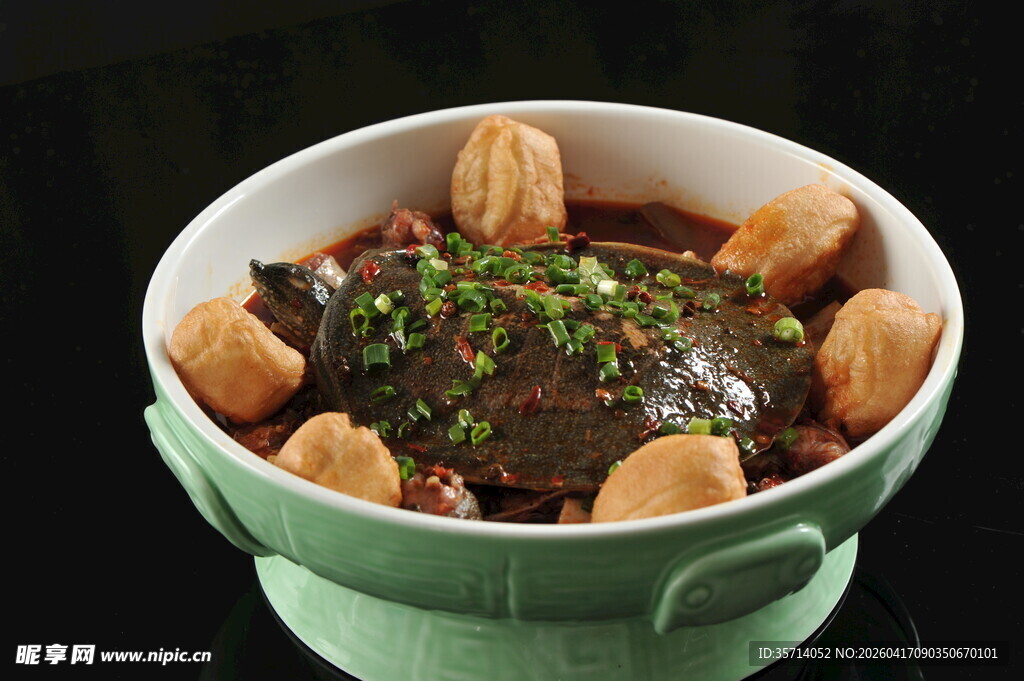 砂锅甲鱼煲 鲜香诱人