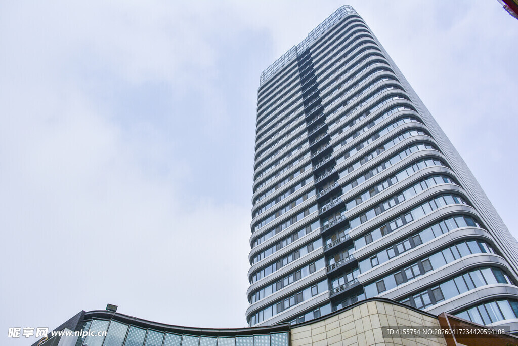 现代摩天大楼外观