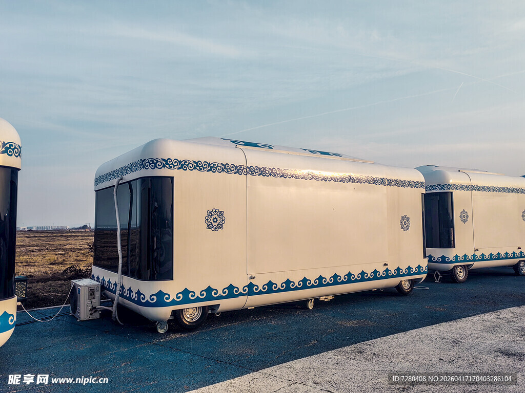 户外大型白色设备