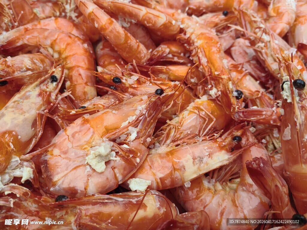 新鲜红虾堆叠