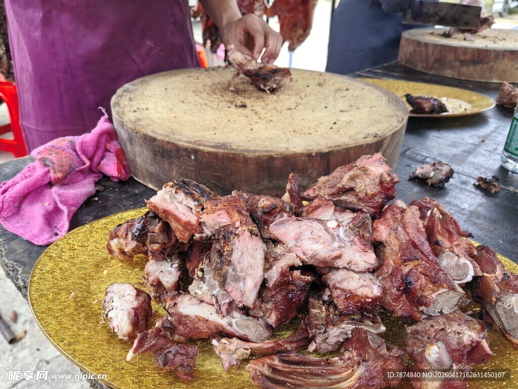 现切美味卤肉 香气四溢