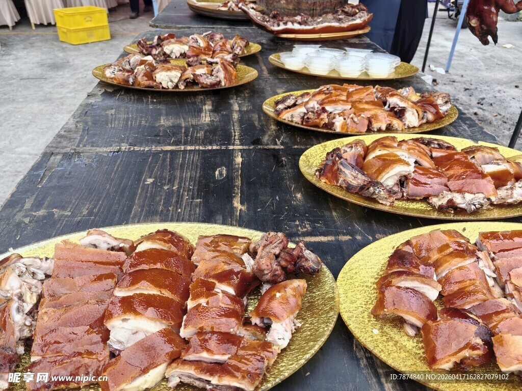 美味多样的湛江烧猪拼盘