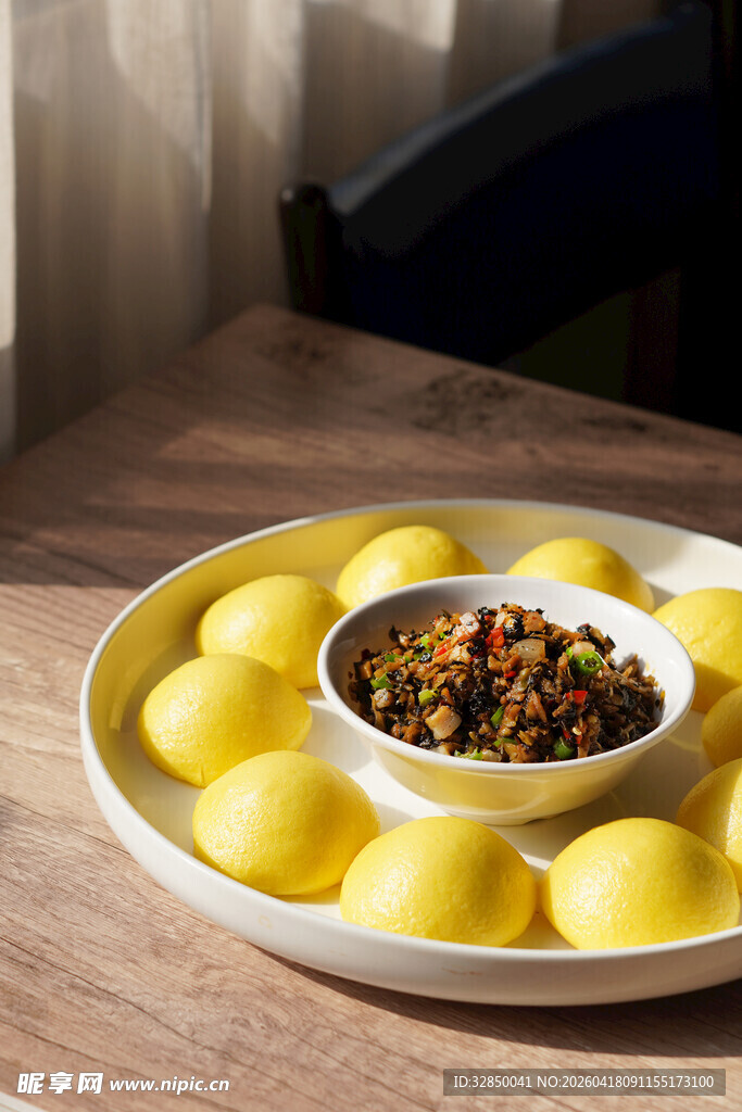 黄馍馍配蘸料   美味诱人