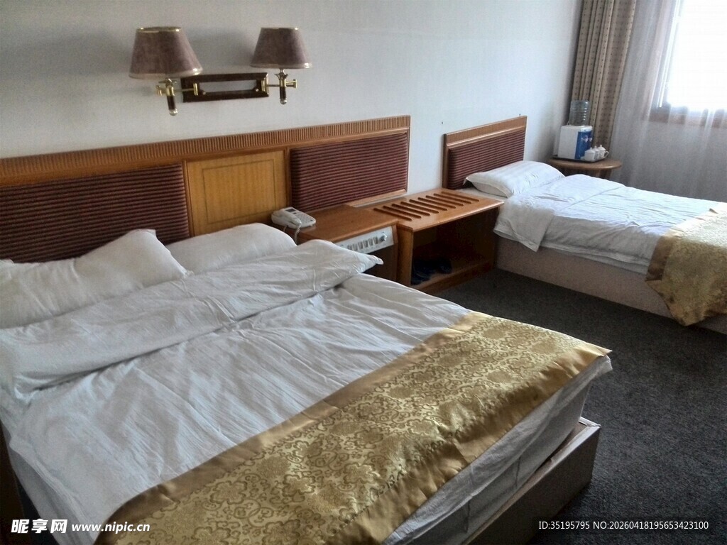 简约风格双床酒店客房