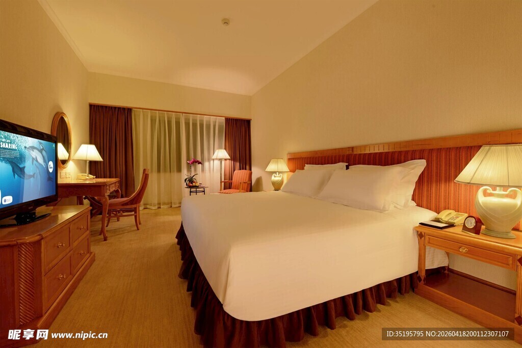 温馨舒适的酒店客房场景