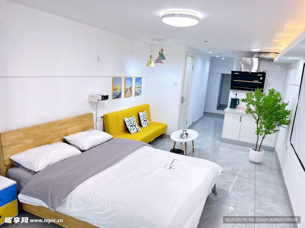 现代简约风温馨卧室空间