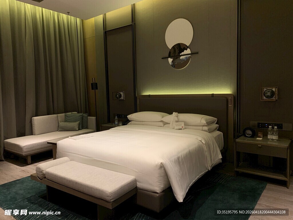 现代简约风格卧室场景