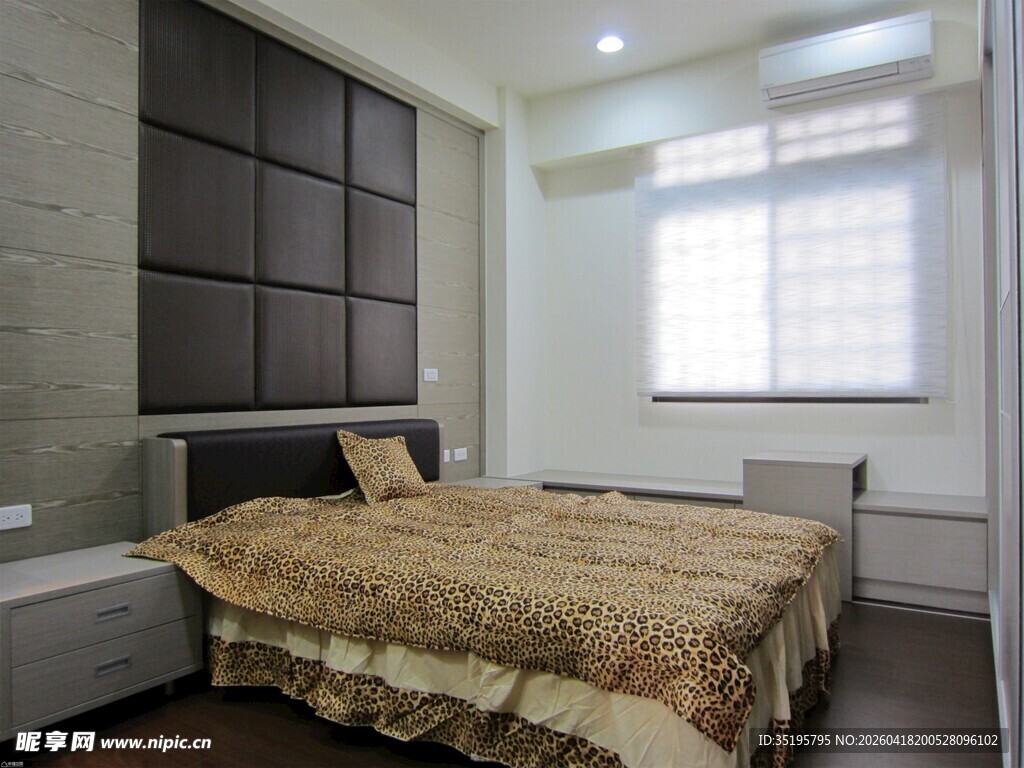 现代简约风格温馨卧室