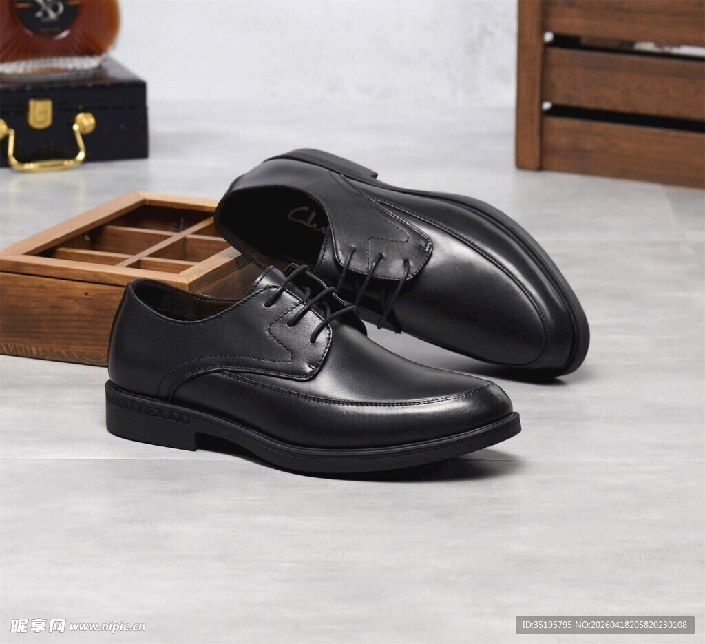 男士黑色皮鞋展示