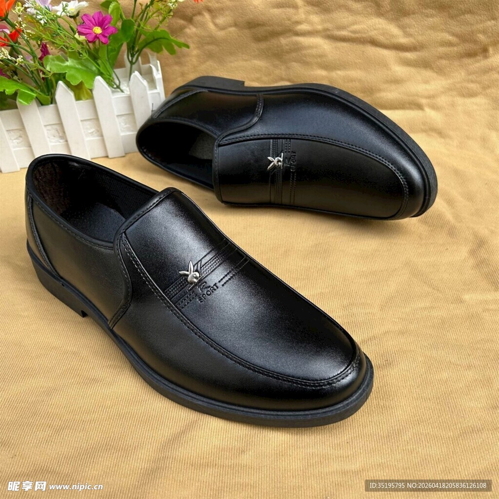 黑色简约男士皮鞋展示