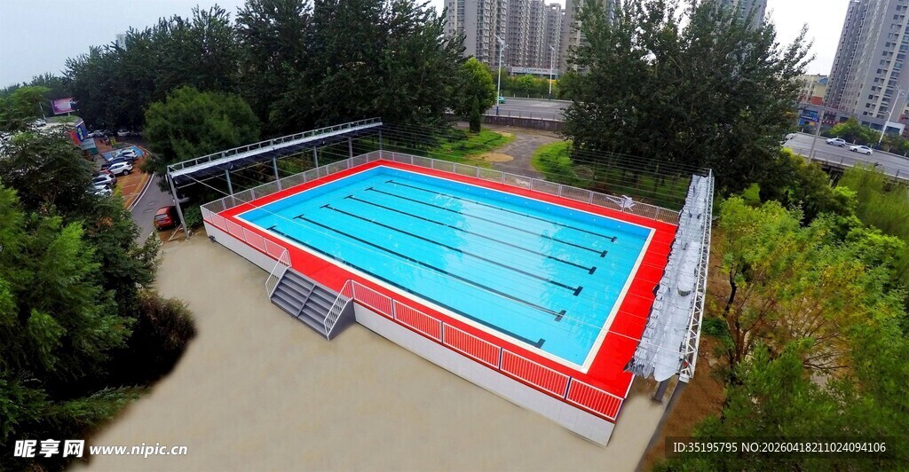 户外露天游泳池景观