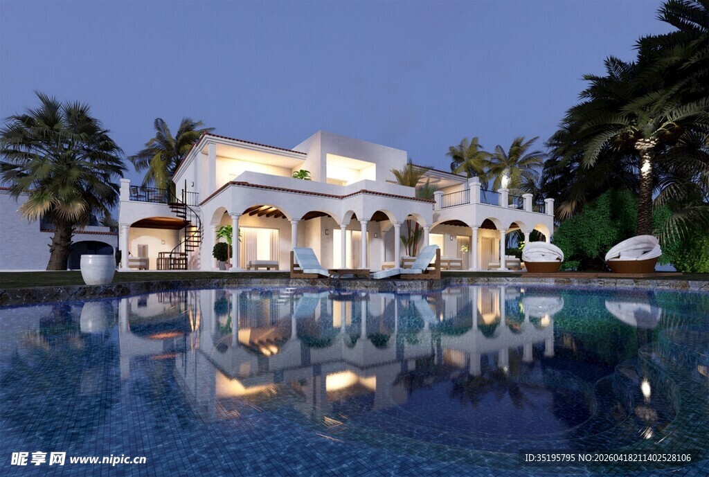 豪华别墅旁的静谧泳池