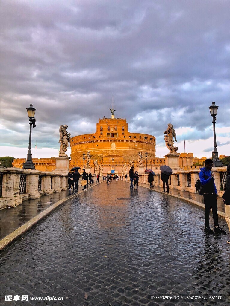 罗马圣天使堡桥梁黄昏美景