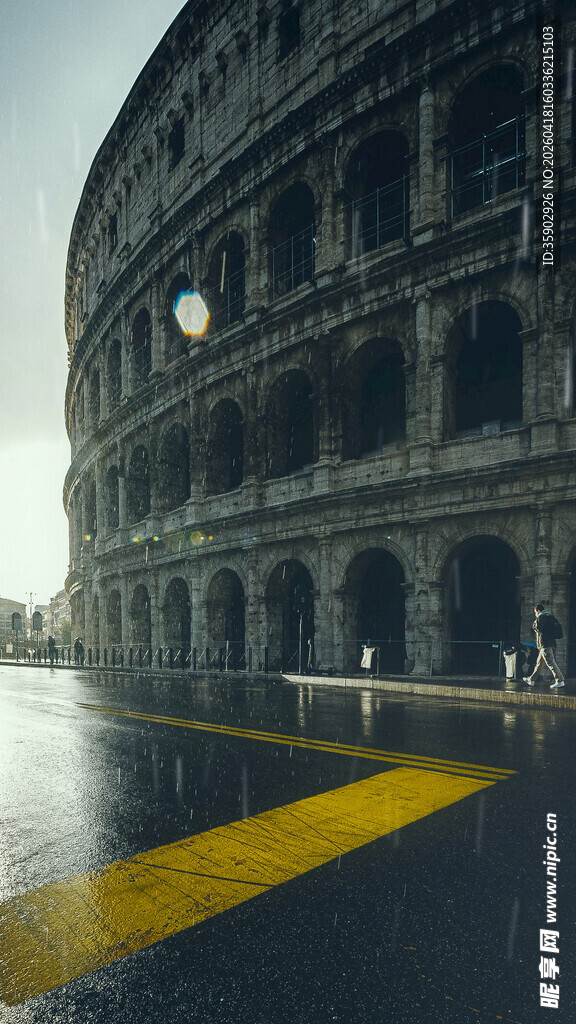 罗马斗兽场前的道路景观