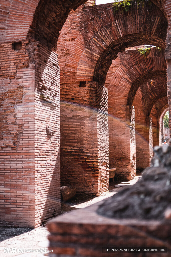 古罗马拱形建筑遗迹
