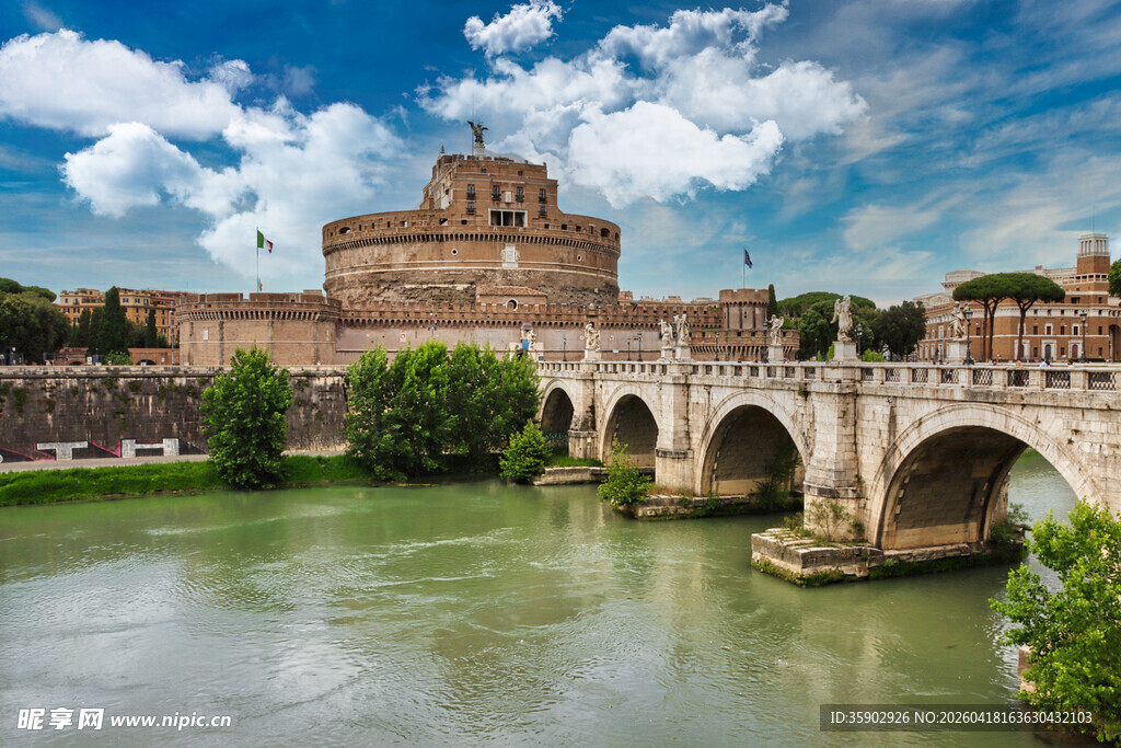 罗马圣天使堡与石桥风景