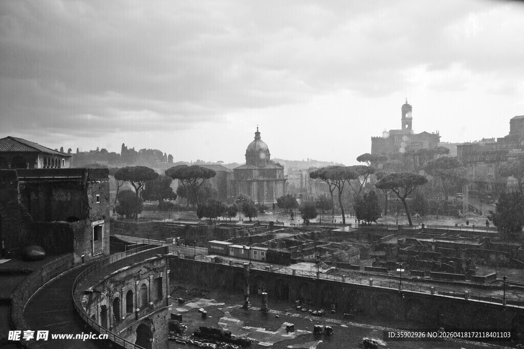 罗马城市景观黑白影像