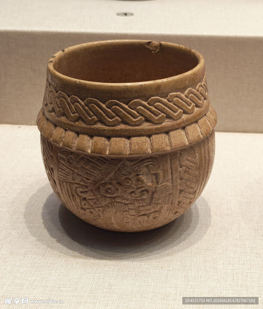 古朴陶罐传统工艺之美