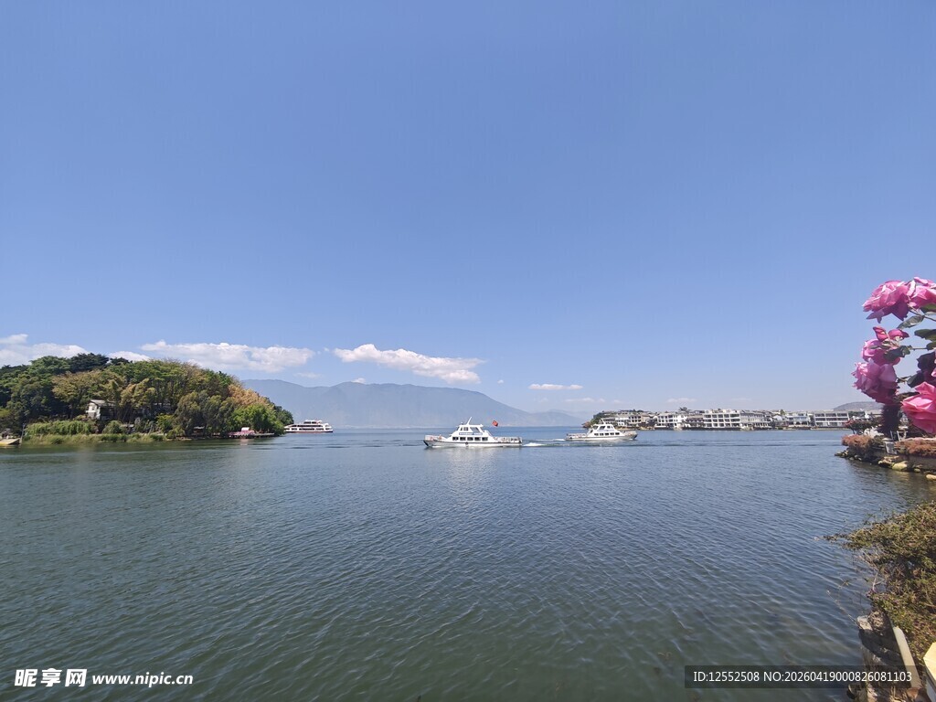 湖畔风光
