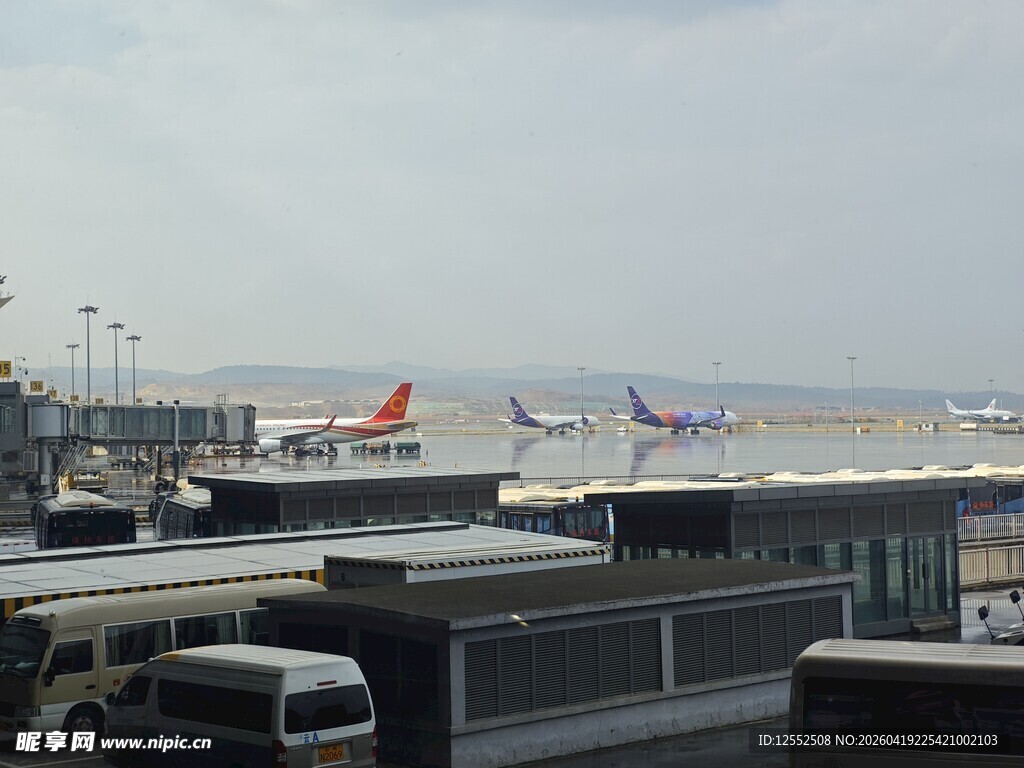 机场停机坪景象