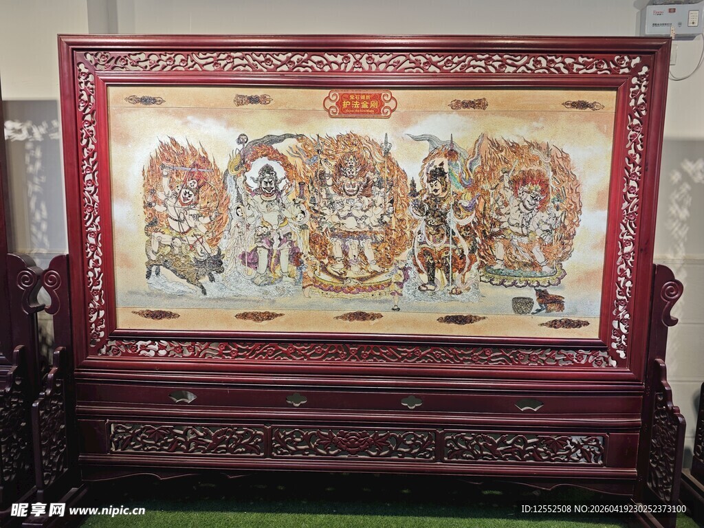 中式雕花屏风艺术画作