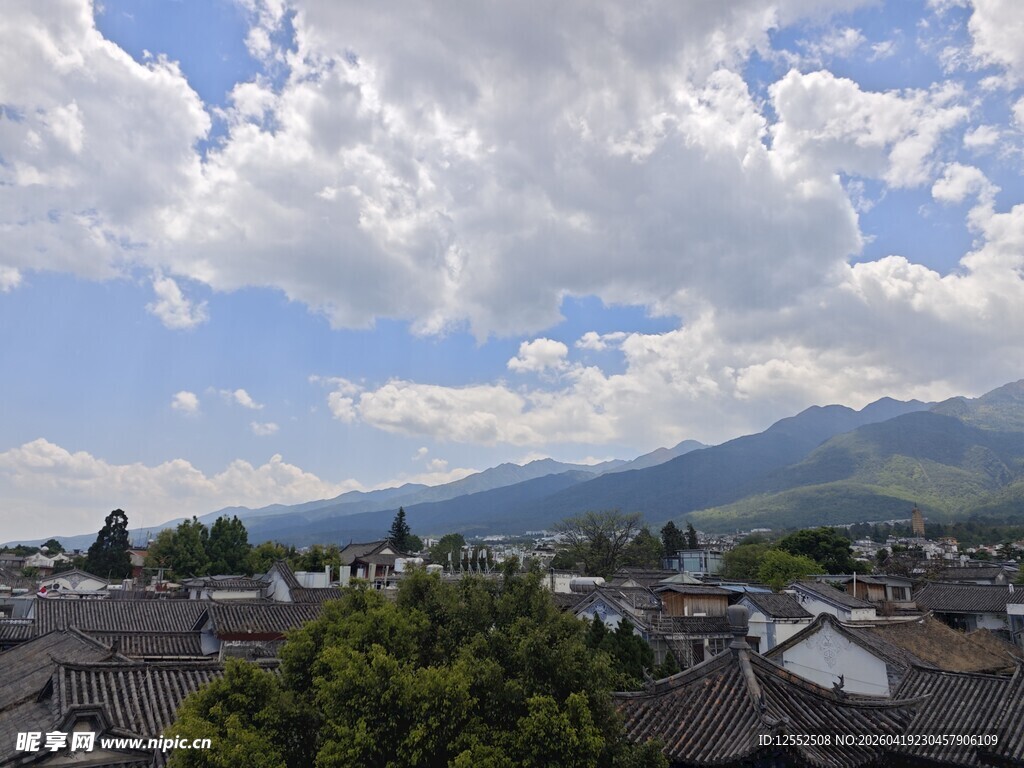 大理古村落远眺