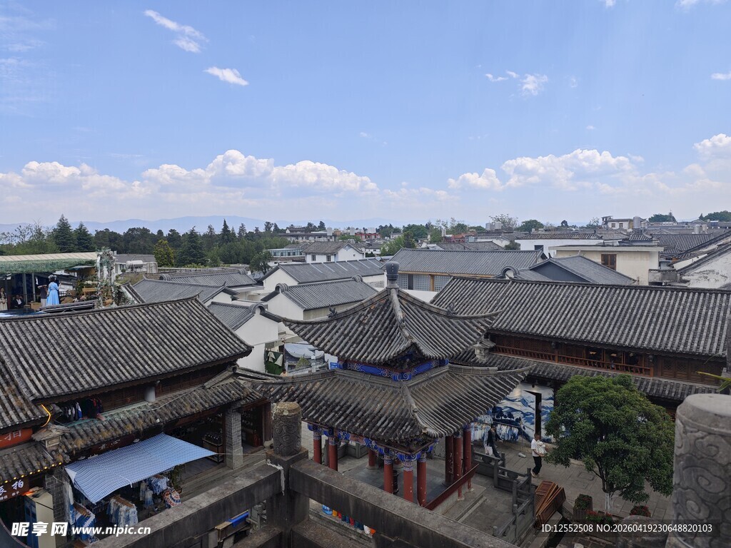 俯瞰古色古香的传统大理
