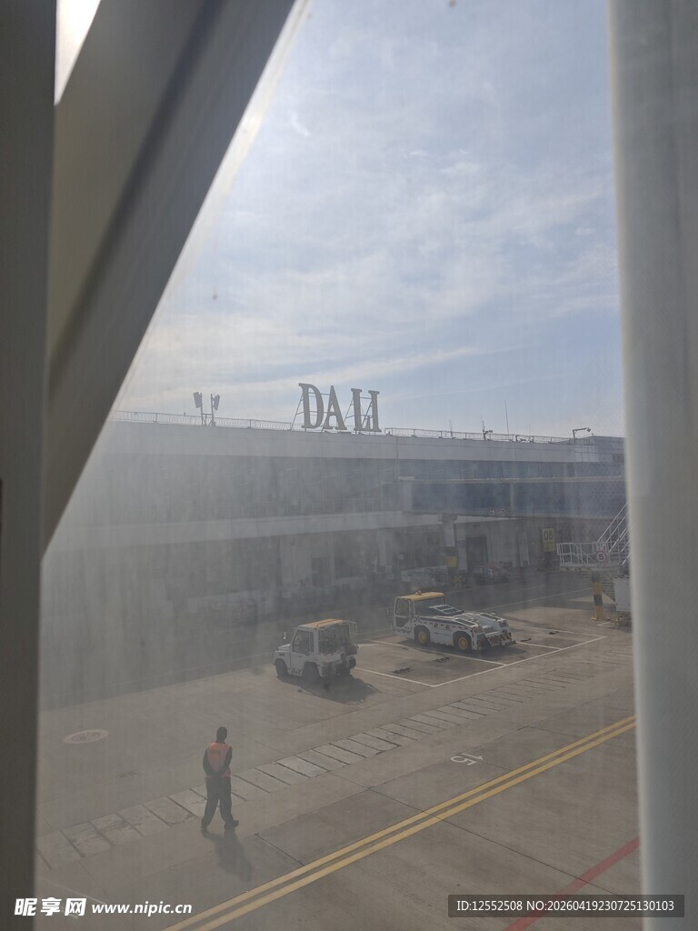 机场停机坪景象