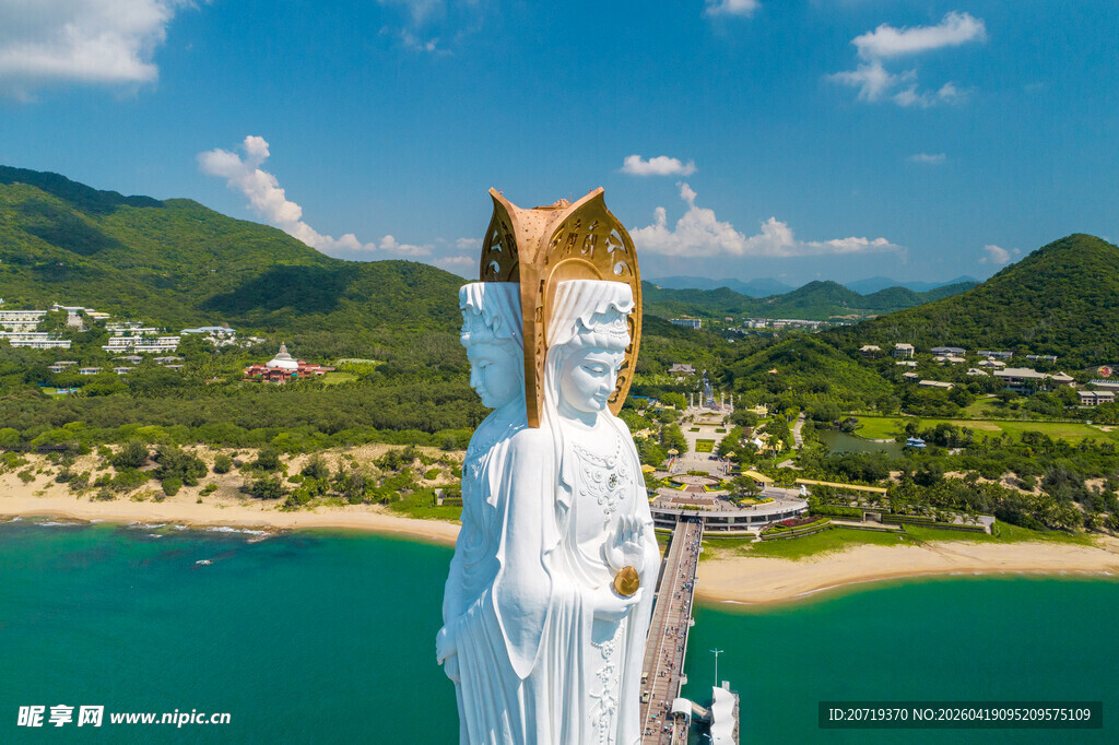 海上观音雕像俯瞰美丽海景