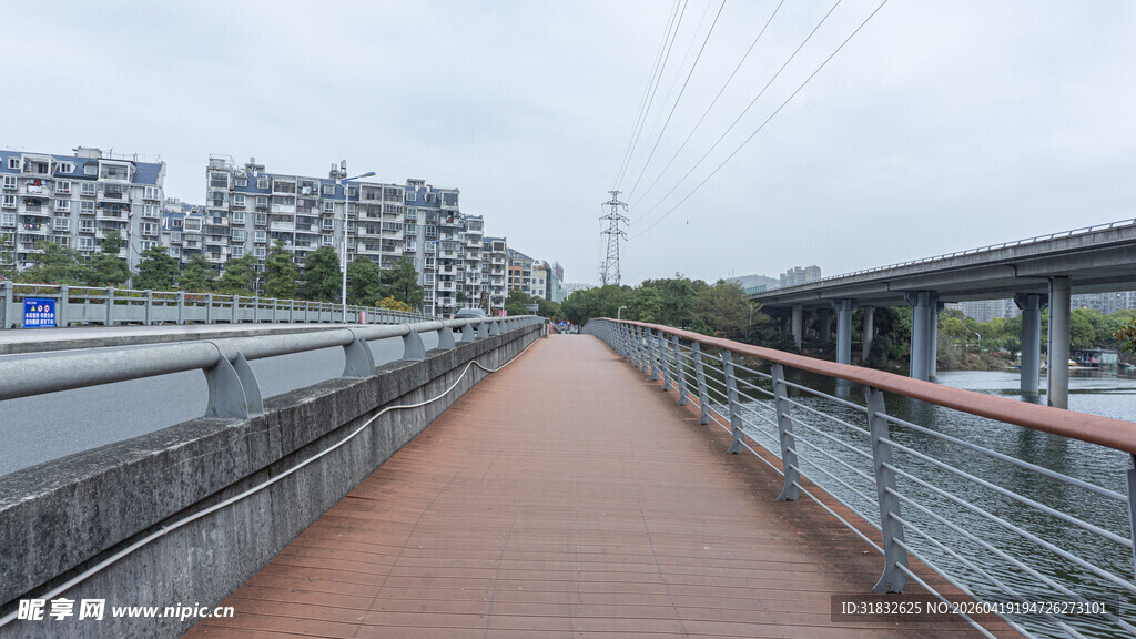 城市河畔步道景观