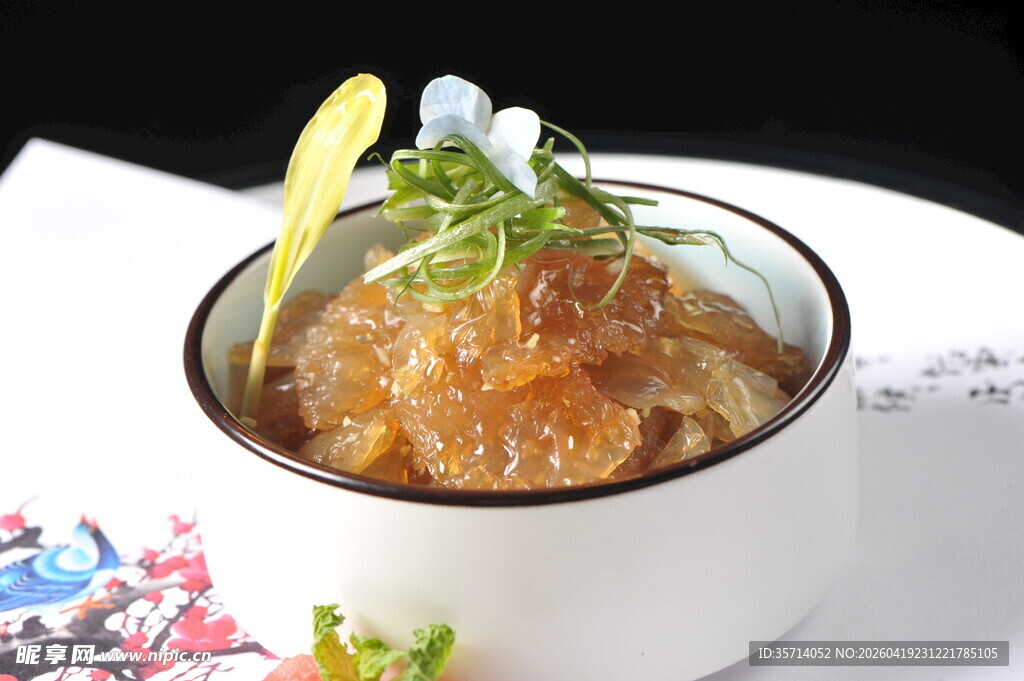 精致美味捞汁海蜇