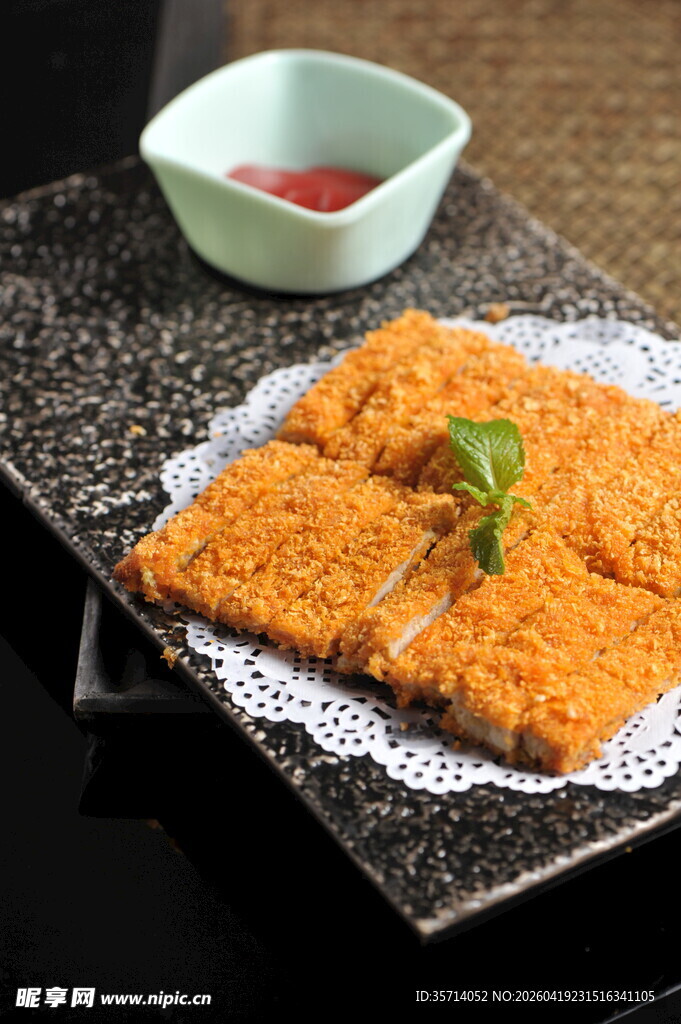 香酥炸鸡排配蘸料