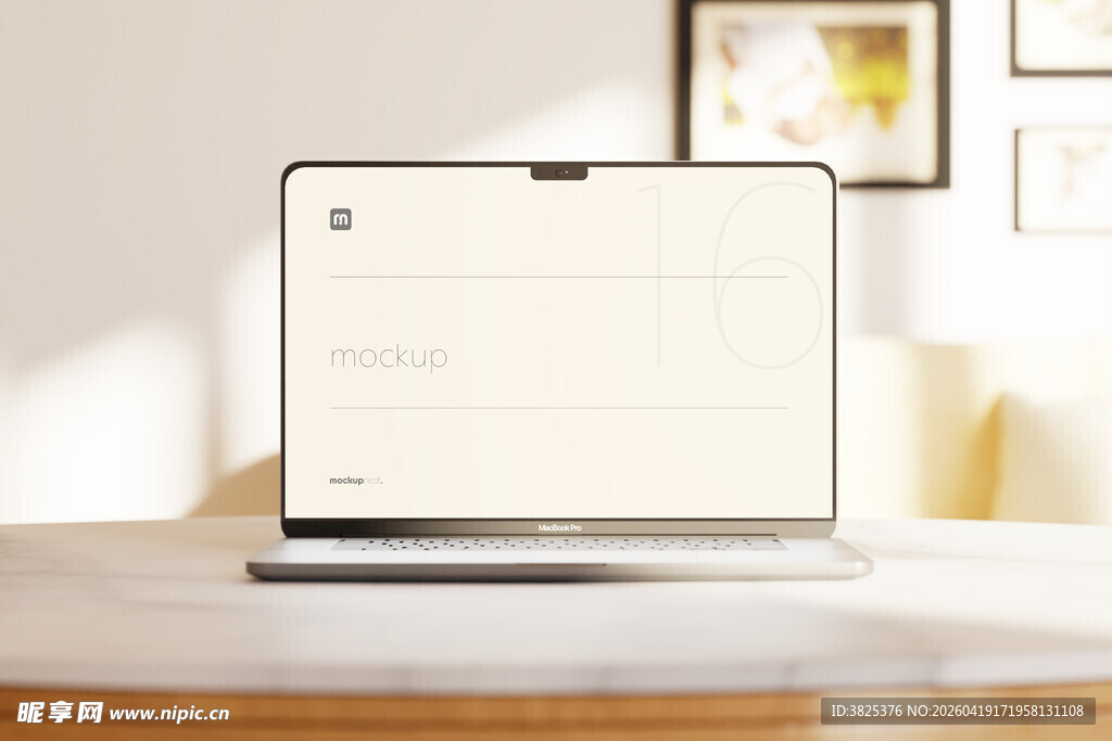 桌上的笔记本电脑展示样机