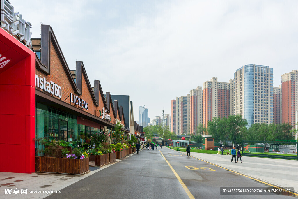 城市街边多彩建筑景观