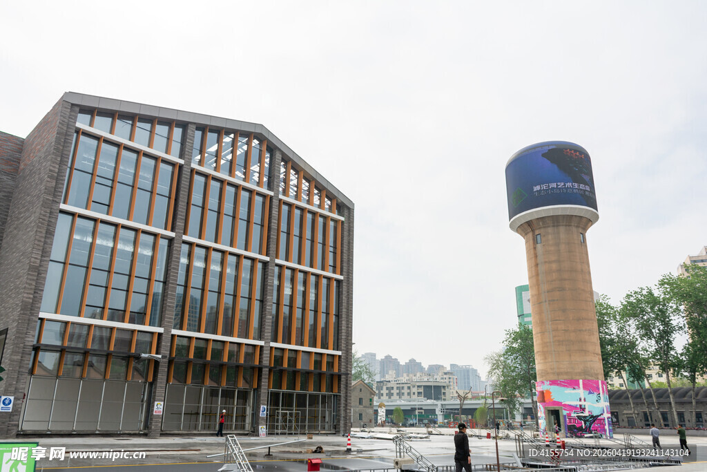 现代建筑与高塔景观