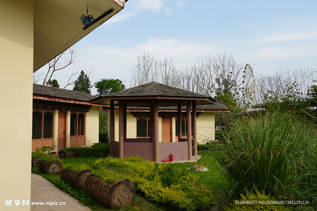 中式庭院小屋 绿植环绕