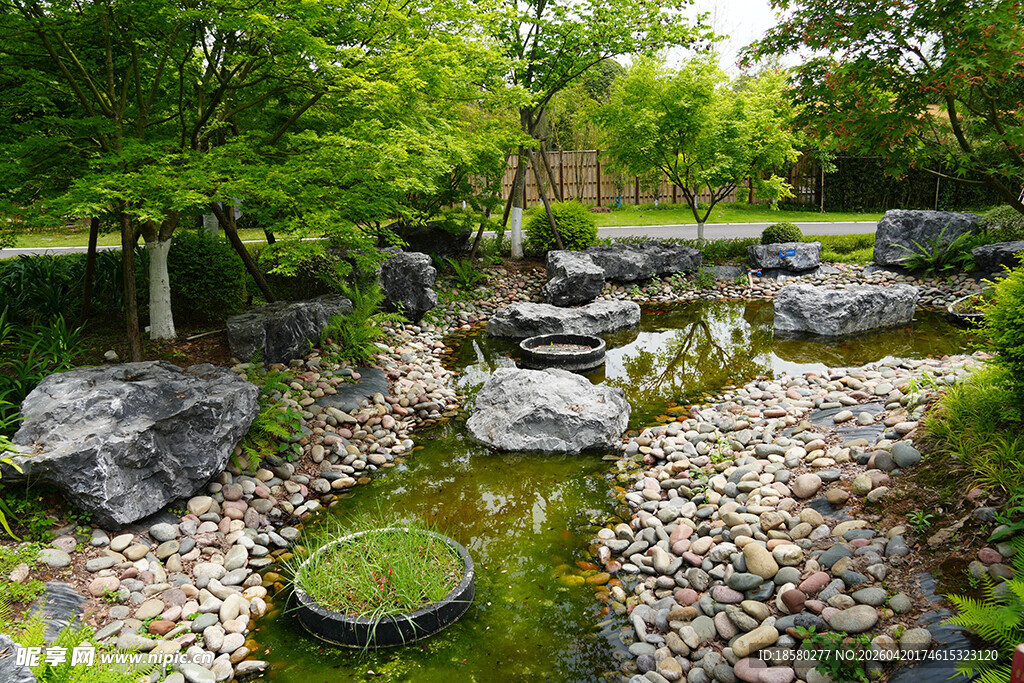 日式庭院溪流景观