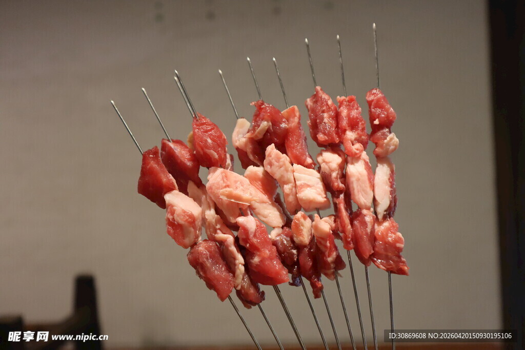 新鲜羊肉串