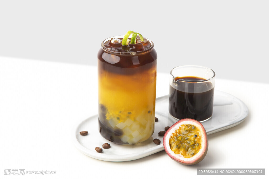百香果分层特调饮品