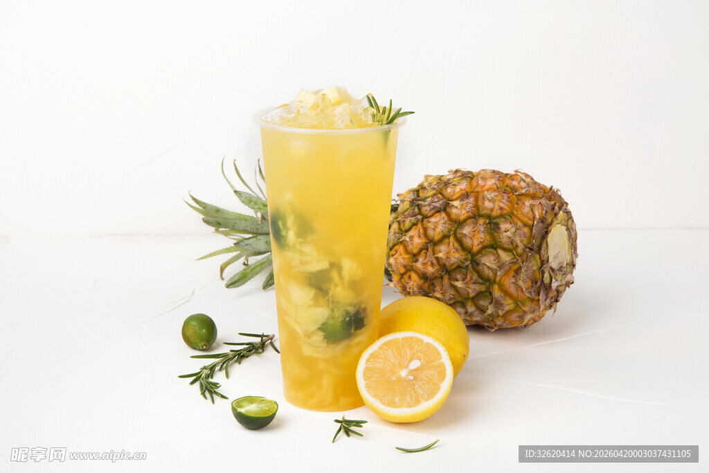 菠萝柠檬冰饮