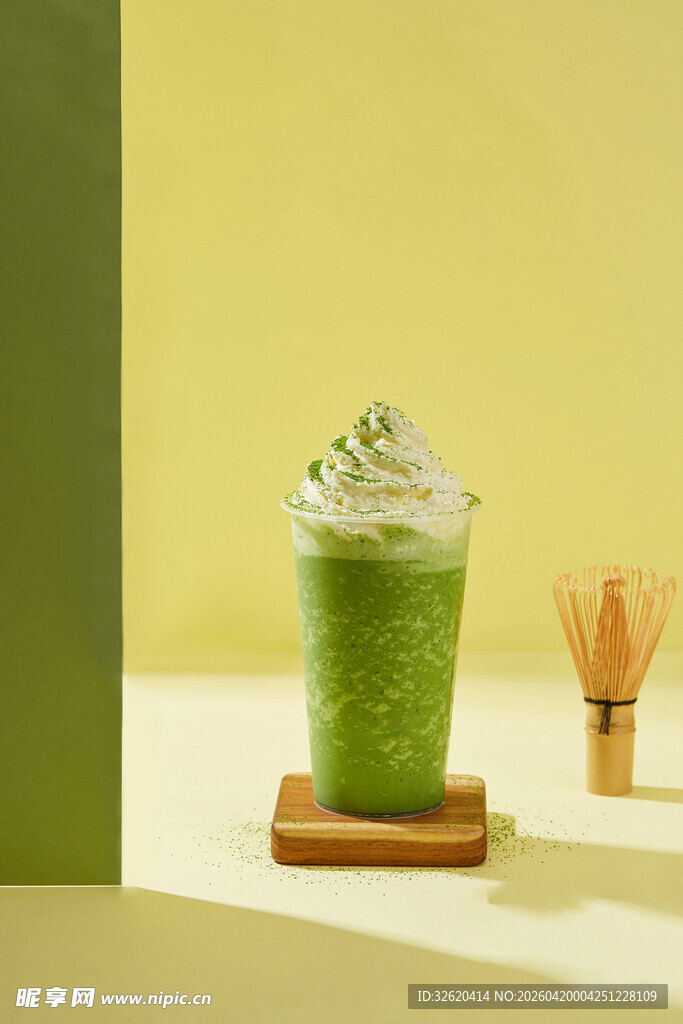 抹茶奶盖饮品