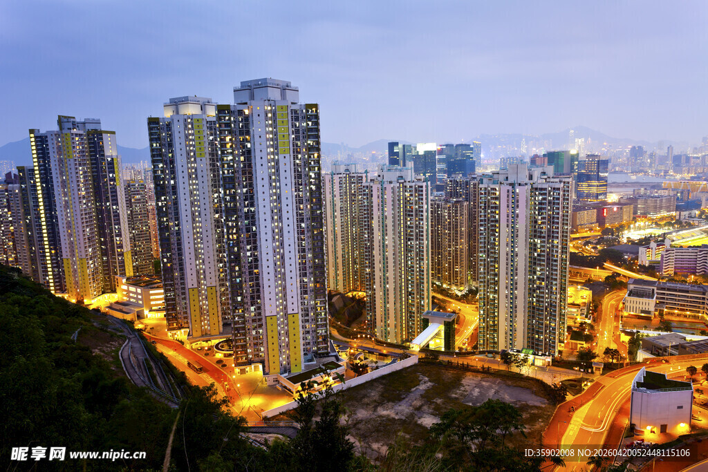 城市夜景高楼灯火辉煌