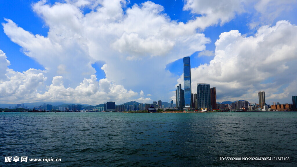 海滨城市天际线美景