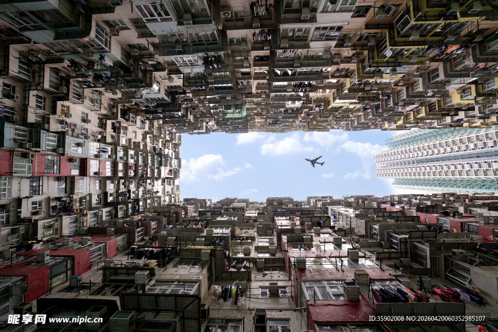 俯瞰密集城市建筑景观