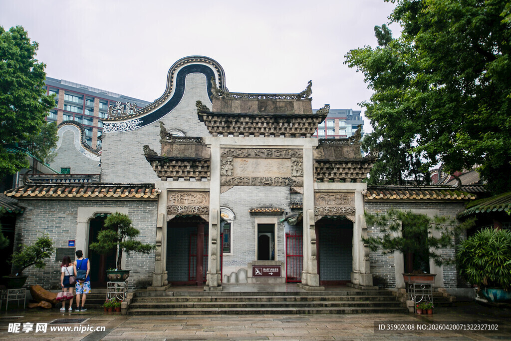 中式古建筑大门景观