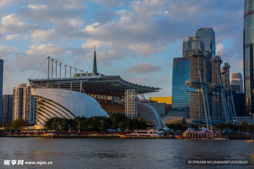 河畔现代都市建筑景观