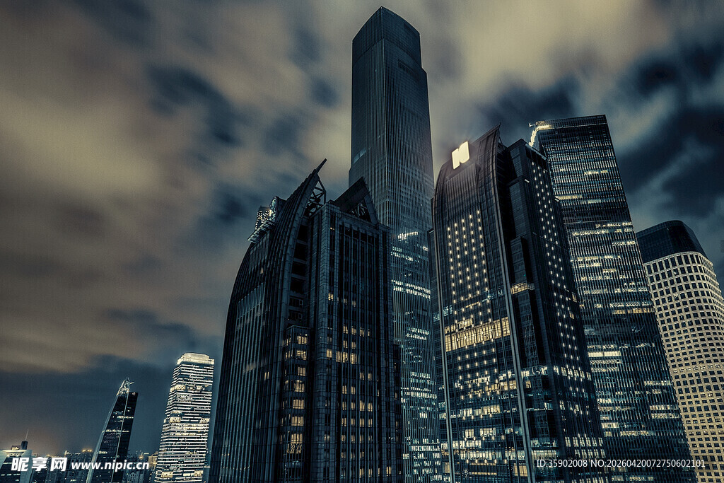 夜幕下的繁华都市建筑群