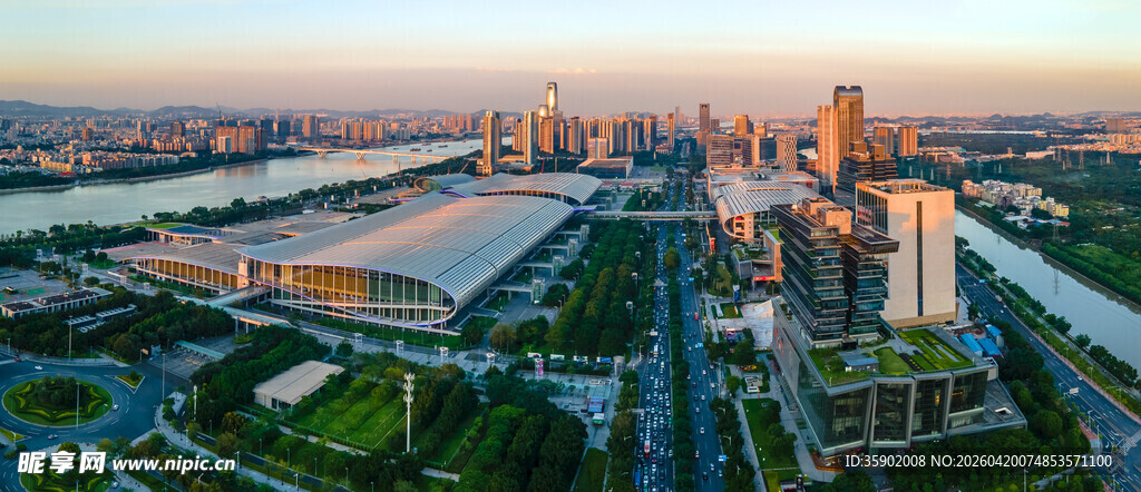 城市天际线俯瞰景观